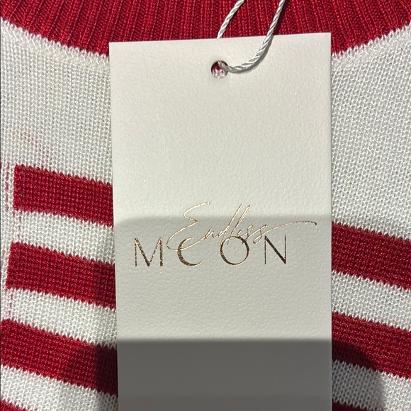 Endless Moon NWT Women's Red and White USA Top size M - Picture 2 of 5